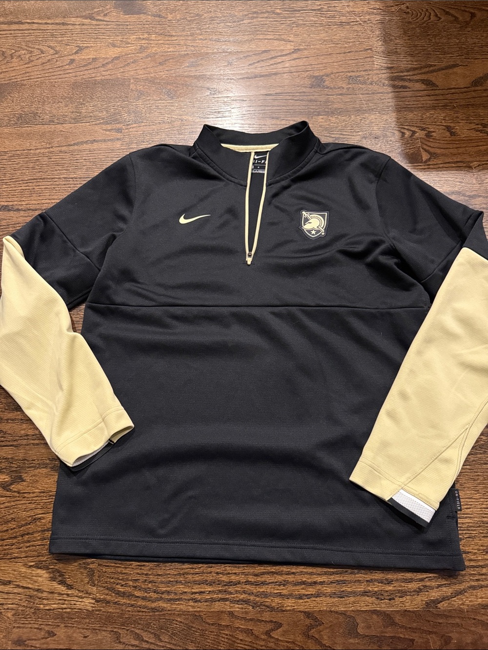 Nike Men’s Black and Gold Quarter-Zip Team Pullover  medium army